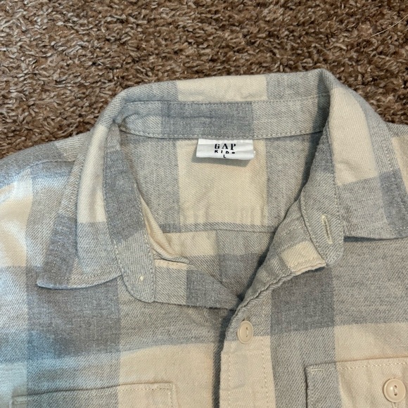 Boy’s GAP Flannel Shirt in Winter White and Gray Size L - Picture 2 of 4